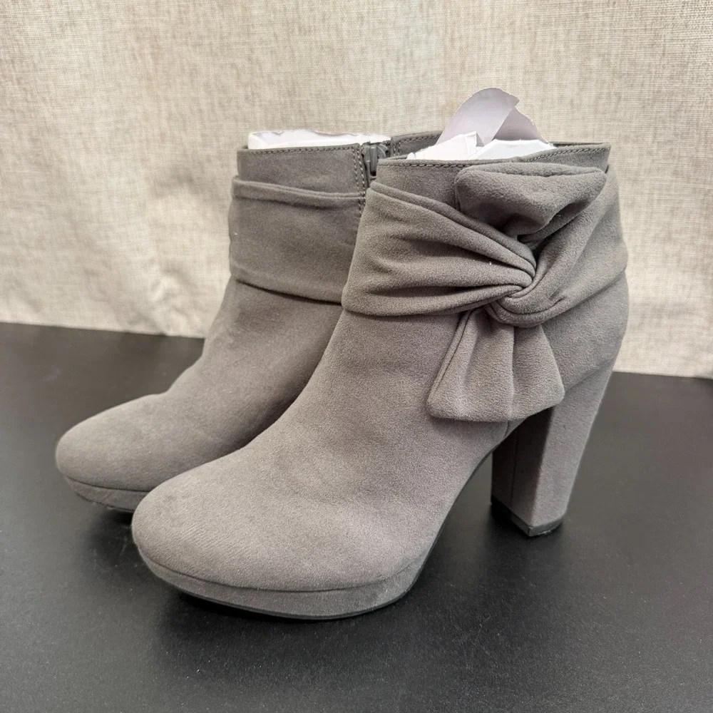 LC‎ Lauren Conrad Ankle Booties Women's 8M Gray Side Bow Block Heel Side Zip Fun